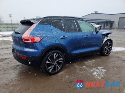 Trzecie zdjęcie samochodu z tyłu: 2021 VOLVO XC40 T5 R-DESIGN VIN:YV4162UMXM2434851 - miniatura