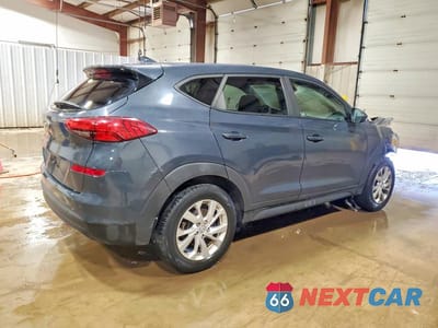 Trzecie zdjęcie samochodu z tyłu: 2019 HYUNDAI TUCSON SE VIN:KM8J23A46KU894756 - miniatura