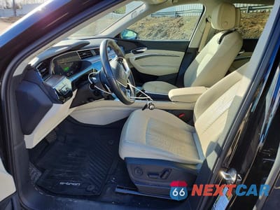 Zdjęcie 7 z 13 samochodu: 2019 AUDI E-TRON PREMIUM PLUS VIN:WA1LAAGE9KB008956 - miniatura