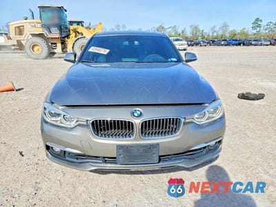 Piąte zdjęcie samochodu w środku: 2018 BMW 330 I VIN:WBA8B9C52JEE81401 - miniatura