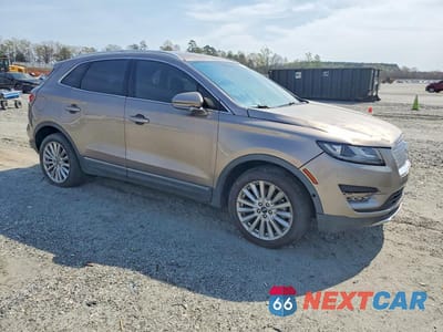 Czwarte zdjęcie samochodu z boku: 2019 LINCOLN MKC VIN:5LMCJ1C93KUL17267 - miniatura