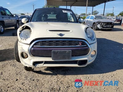 Piąte zdjęcie samochodu w środku: 2019 MINI COOPER S VIN:WMWWG9C5XK3E41816 - miniatura