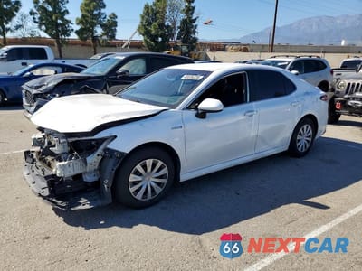 2020 TOYOTA CAMRY HYBRID LE 4T1C31AK8LU528792 - główne zdjęcie licytacji z USA - miniatura