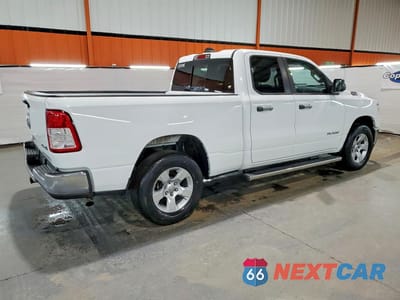 Trzecie zdjęcie samochodu z tyłu: 2020 RAM 1500 VIN:1C6RRFCG6LN119095 - miniatura
