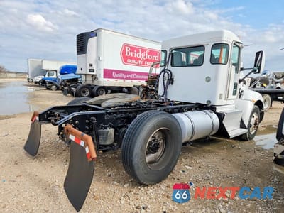 Czwarte zdjęcie samochodu z boku: 2016 KENWORTH CONSTRUCTION T370 VIN:2XKHAJ8X9GM497090 - miniatura