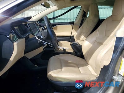 Zdjęcie 7 z 12 samochodu: 2015 TESLA MODEL S VIN:5YJSA1E18FF104131 - miniatura