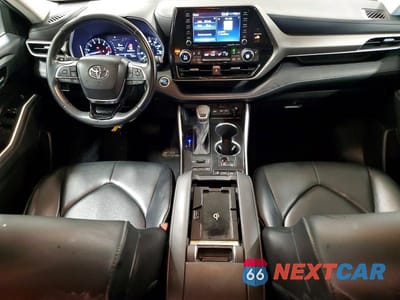 Zdjęcie 8 z 14 samochodu: 2021 TOYOTA HIGHLANDER XLE VIN:5TDGZRBH5MS094567 - miniatura