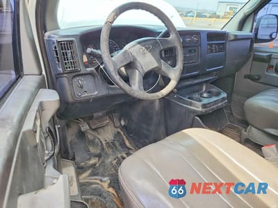 Zdjęcie 8 z 12 samochodu: 2004 CHEVROLET EXPRESS G1500 VIN:1GCFG15X641104607 - miniatura