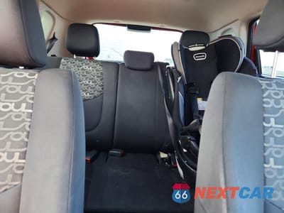 Zdjęcie 10 z 12 samochodu: 2011 KIA SOUL + VIN:KNDJT2A27B7218552 - miniatura