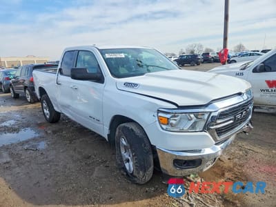 Czwarte zdjęcie samochodu z boku: 2020 RAM TRUCKS 1500 BIG HORN VIN:1C6SRFBTXLN164864 - miniatura