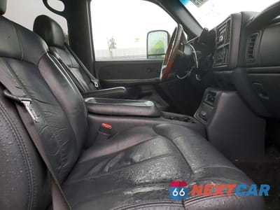 Piąte zdjęcie samochodu w środku: 2002 CHEVROLET SILVERADO C3500 VIN:1GCJC33152F158089 - miniatura