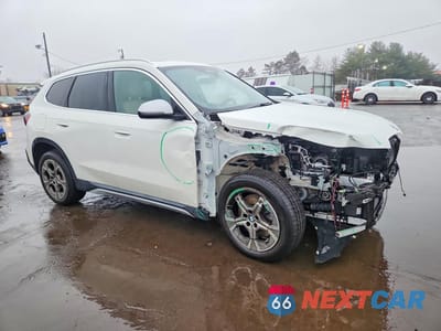 Czwarte zdjęcie samochodu z boku: 2023 BMW X1 XDRIVE28I VIN:WBX73EF06P5W30891 - miniatura