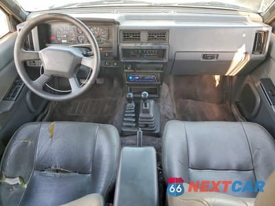 Zdjęcie 8 z 11 samochodu: 1993 NISSAN PATHFINDER XE VIN:JN8HD17Y9PW137460 - miniatura