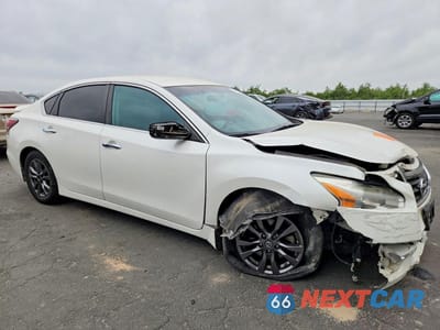 Czwarte zdjęcie samochodu z boku: 2015 NISSAN ALTIMA 2.5 S VIN:1N4AL3AP3FC466558 - miniatura