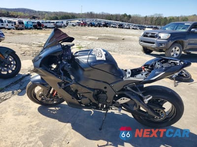 Trzecie zdjęcie samochodu z tyłu: 2025 KAWASAKI ZX1002 L VIN:JKBZXVL16SA017828 - miniatura