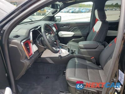 Zdjęcie 7 z 13 samochodu: 2025 GMC CANYON AT4 VIN:1GTP2DEKXS1241894 - miniatura