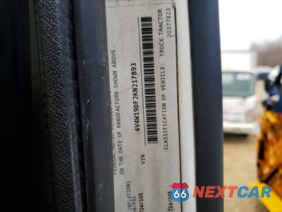 Zdjęcie 10 z 10 samochodu: 2019 VOLVO VNR SEMI TRUCK VIN:4V4W19DF2KN217893 - miniatura