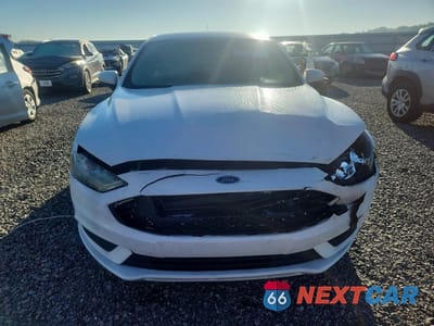 Piąte zdjęcie samochodu w środku: 2018 FORD FUSION SE HYBRID VIN:3FA6P0LU0JR208360 - miniatura