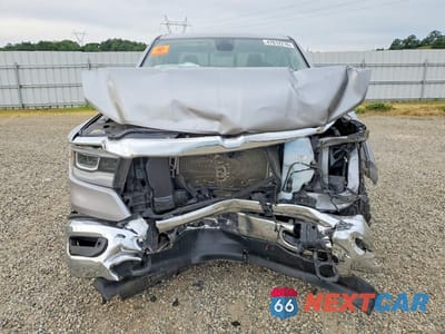 Piąte zdjęcie samochodu w środku: 2019 RAM 1500 BIG HORN VIN:1C6SRFFT4KN888655 - miniatura