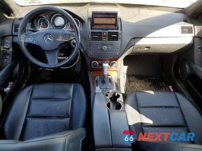 Zdjęcie 8 z 12 samochodu: 2009 MERCEDES-BENZ C 300 4MATIC VIN:WDDGF81X09R082768 - miniatura