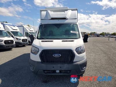 Piąte zdjęcie samochodu w środku: 2020 FORD TRANSIT DELIVERY TRUCK VIN:1FDBW5Z85LKA95575 - miniatura
