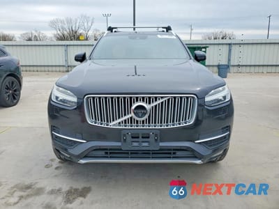 Piąte zdjęcie samochodu w środku: 2018 VOLVO XC90 T6 VIN:YV4A22PLXJ1215940 - miniatura
