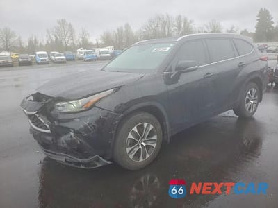 2023 TOYOTA HIGHLANDER XLE 5TDKDRBH3PS508720 - główne zdjęcie licytacji z USA - miniatura