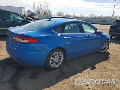 Trzecie zdjęcie samochodu z tyłu: 2019 FORD FUSION SE VIN:3FA6P0LU7KR197455 - miniatura