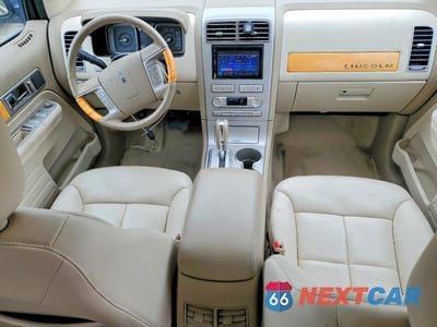 Zdjęcie 8 z 13 samochodu: 2007 LINCOLN MKX VIN:2LMDU88C17BJ30834 - miniatura