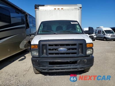 Piąte zdjęcie samochodu w środku: 2015 FORD ECONOLINE E350 SUPER DUTY CUTAWAY VAN VIN:1FDWE3FL8FDA25689 - miniatura
