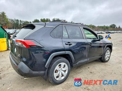 Trzecie zdjęcie samochodu z tyłu: 2019 TOYOTA RAV4 LE VIN:JTMF1RFV1KD043210 - miniatura
