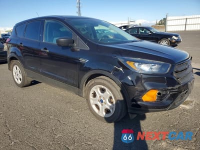 Czwarte zdjęcie samochodu z boku: 2019 FORD ESCAPE S VIN:1FMCU0F70KUB63065 - miniatura