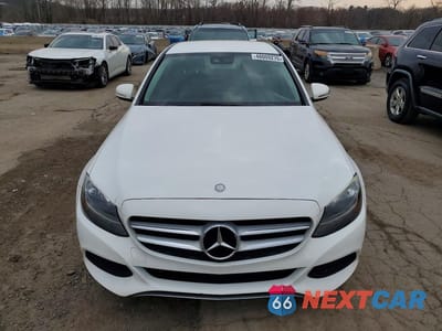 Piąte zdjęcie samochodu w środku: 2017 MERCEDES-BENZ C 300 VIN:55SWF4JB2HU197989 - miniatura