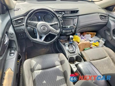 Zdjęcie 8 z 12 samochodu: 2020 NISSAN ROGUE SV VIN:JN8AT2MVXLW106118 - miniatura