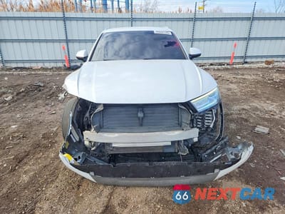 Piąte zdjęcie samochodu w środku: 2019 AUDI Q5 PREMIUM VIN:WA1ANAFY6K2130343 - miniatura
