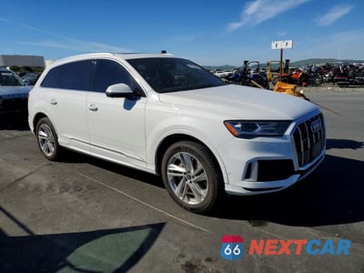 Czwarte zdjęcie samochodu z boku: 2021 AUDI Q7 PREMIUM VIN:WA1AJAF70MD030250 - miniatura