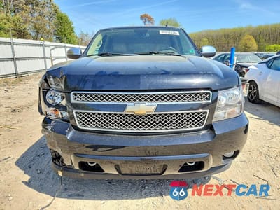 Piąte zdjęcie samochodu w środku: 2011 CHEVROLET TAHOE K1500 LTZ VIN:1GNSKCE02BR388707 - miniatura