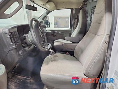 Zdjęcie 7 z 14 samochodu: 2018 CHEVROLET EXPRESS 2500 CARGO UTILITY / SERVICE VAN VIN:1GCWGAFG4J1338884 - miniatura