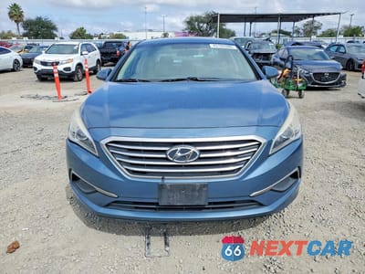 Piąte zdjęcie samochodu w środku: 2017 HYUNDAI SONATA BASE VIN:5NPE24AF9HH577120 - miniatura
