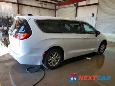 Trzecie zdjęcie samochodu z tyłu: 2025 CHRYSLER PACIFICA SELECT VIN:2C4RC1BG1SR502894 - miniatura