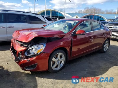 2013 VOLVO S60 T5 YV1612FS4D1231747 - główne zdjęcie licytacji z USA - miniatura