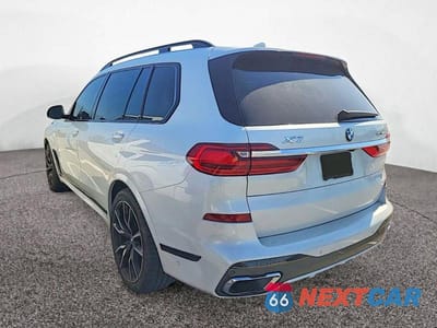 Trzecie zdjęcie samochodu z tyłu: 2019 BMW X7 XDRIVE40I VIN:5UXCW2C55KL084413 - miniatura