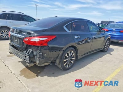 Trzecie zdjęcie samochodu z tyłu: 2017 NISSAN ALTIMA 2.5 SV VIN:1N4AL3AP0HC120115 - miniatura