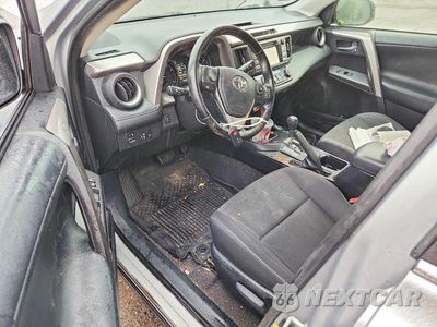 Zdjęcie 8 z 13 samochodu: 2018 TOYOTA RAV4 XLE VIN:JTMRFREV2JD247917 - miniatura