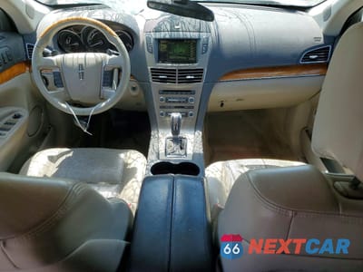 Zdjęcie 8 z 13 samochodu: 2010 LINCOLN MKT VIN:2LMHJ5FR6ABJ04754 - miniatura