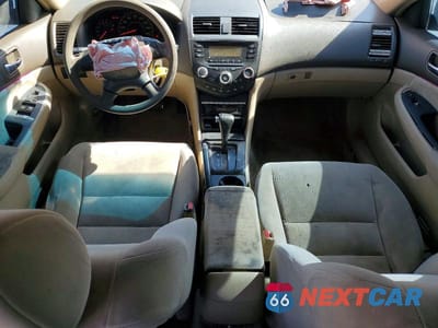 Zdjęcie 8 z 12 samochodu: 2003 HONDA ACCORD LX VIN:1HGCM56393A056440 - miniatura