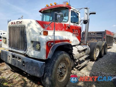 Drugie zdjęcie samochodu z przodu: 1985 MACK 600 RS600 VIN:1M2T148C0FM002599 - miniatura