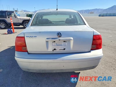 Zdjęcie 6 z 14 samochodu: 1998 VOLKSWAGEN PASSAT GLS VIN:WVWMA63B0WE163032 - miniatura