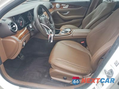 Zdjęcie 7 z 12 samochodu: 2019 MERCEDES-BENZ E 450 4MATIC VIN:WDDZH6JB2KA525969 - miniatura