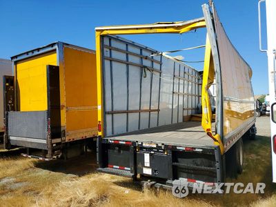 Trzecie zdjęcie samochodu z tyłu: 2023 INTERNATIONAL MV607 BOX TRUCK VIN:3ALACWFC8JDJH5220 - miniatura